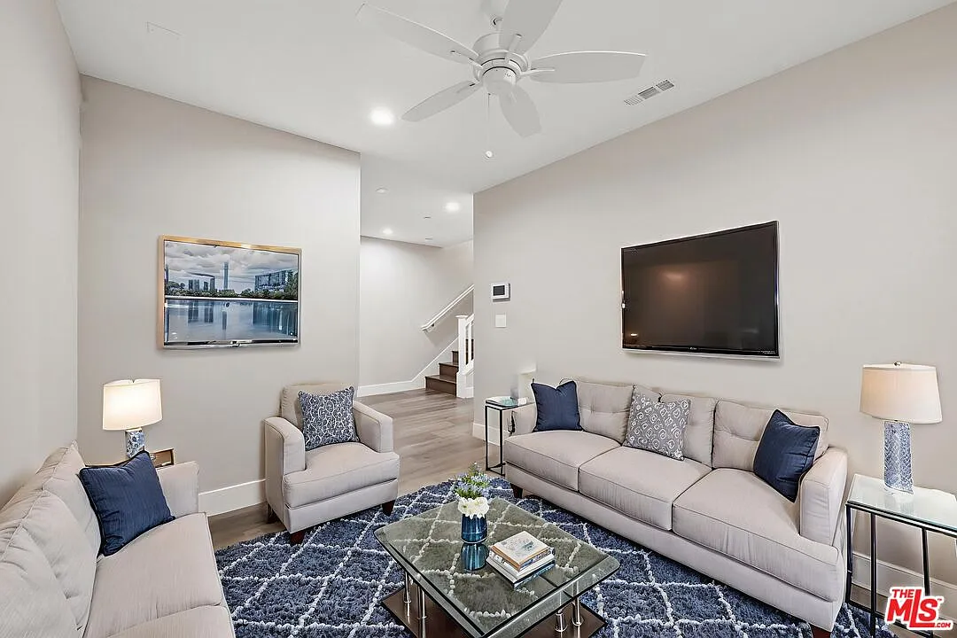 3 bed, 2.5 bath, 1678 sqft, $6,695 — Photo 2