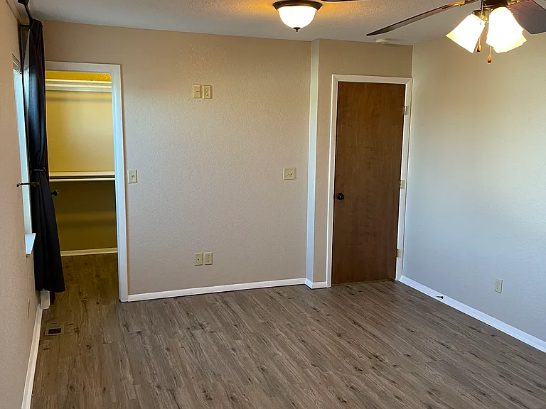 Boswell Dr — Photo 23