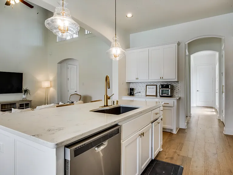 2313 Westlake Ct — Photo 13