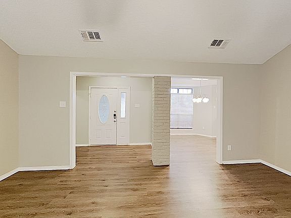 5th image of 661 Dandelion Dr
