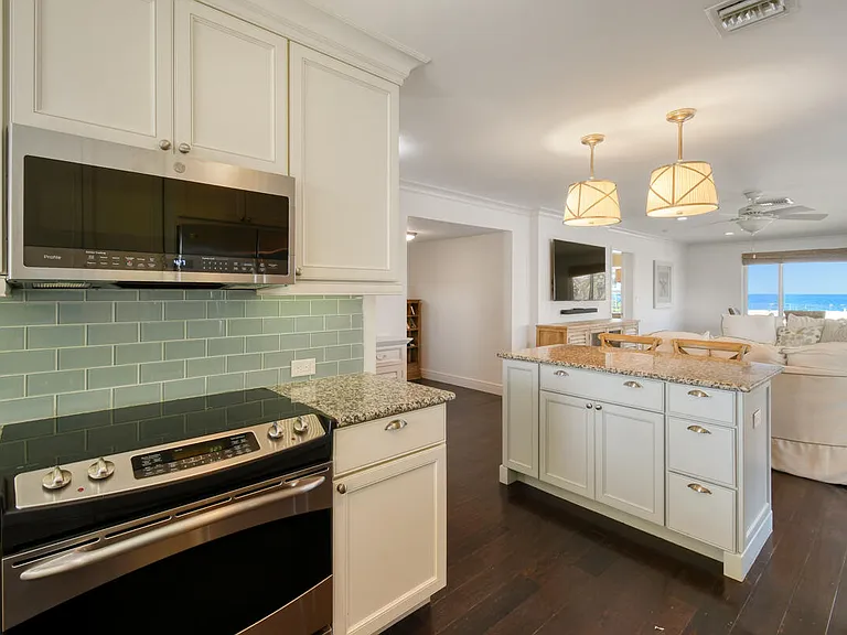 325 Beach Rd #301 — Photo 15