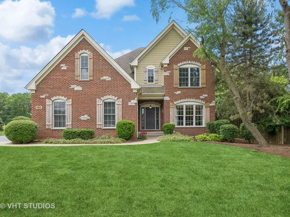 605 Red Cypress Dr, Cary, IL 60013