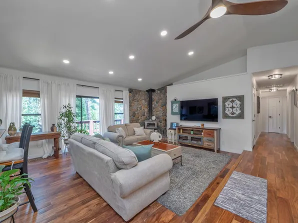 10971 Footwall Dr, Grass Valley, CA 95945