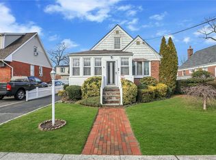 25 Kelsey Pl, Lynbrook, NY 11563