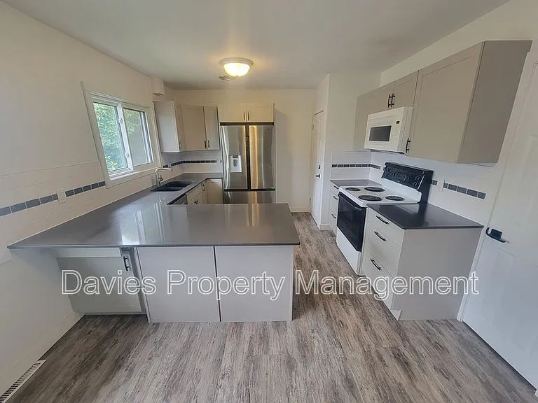 9620 75th St NW #MAIN — Photo 2