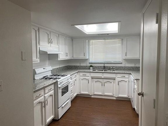 3rd image of 1523 S Noyes St