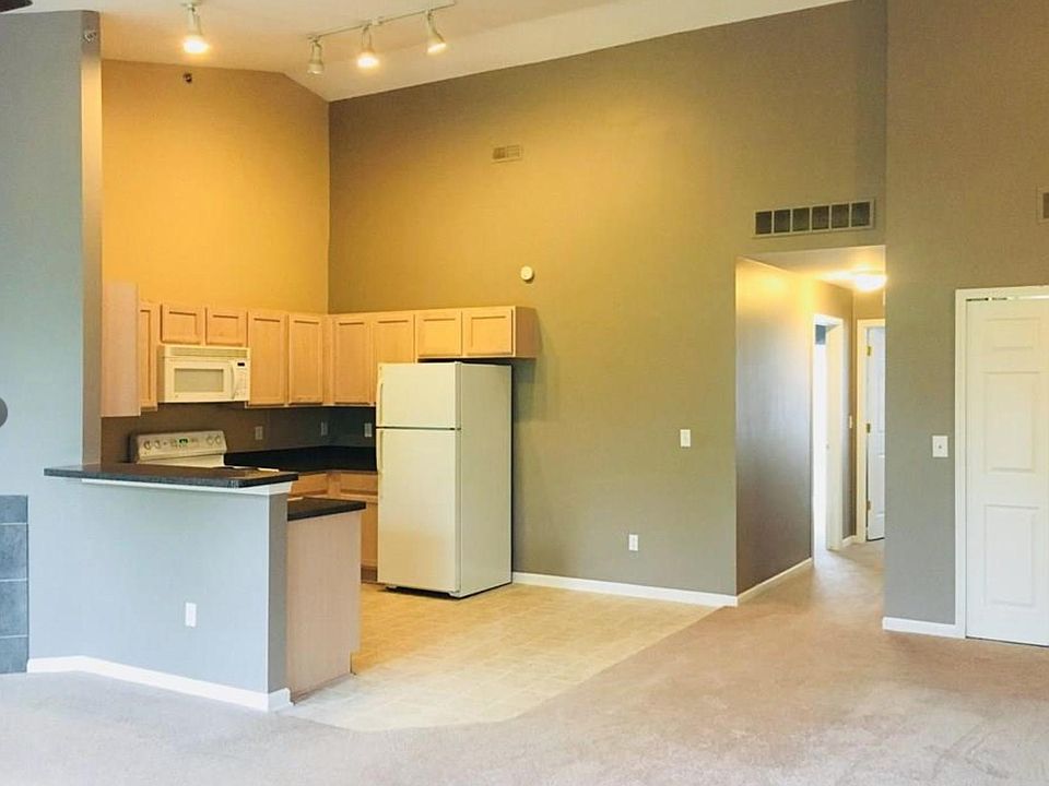 1st image of 14477 Vauxhall Dr