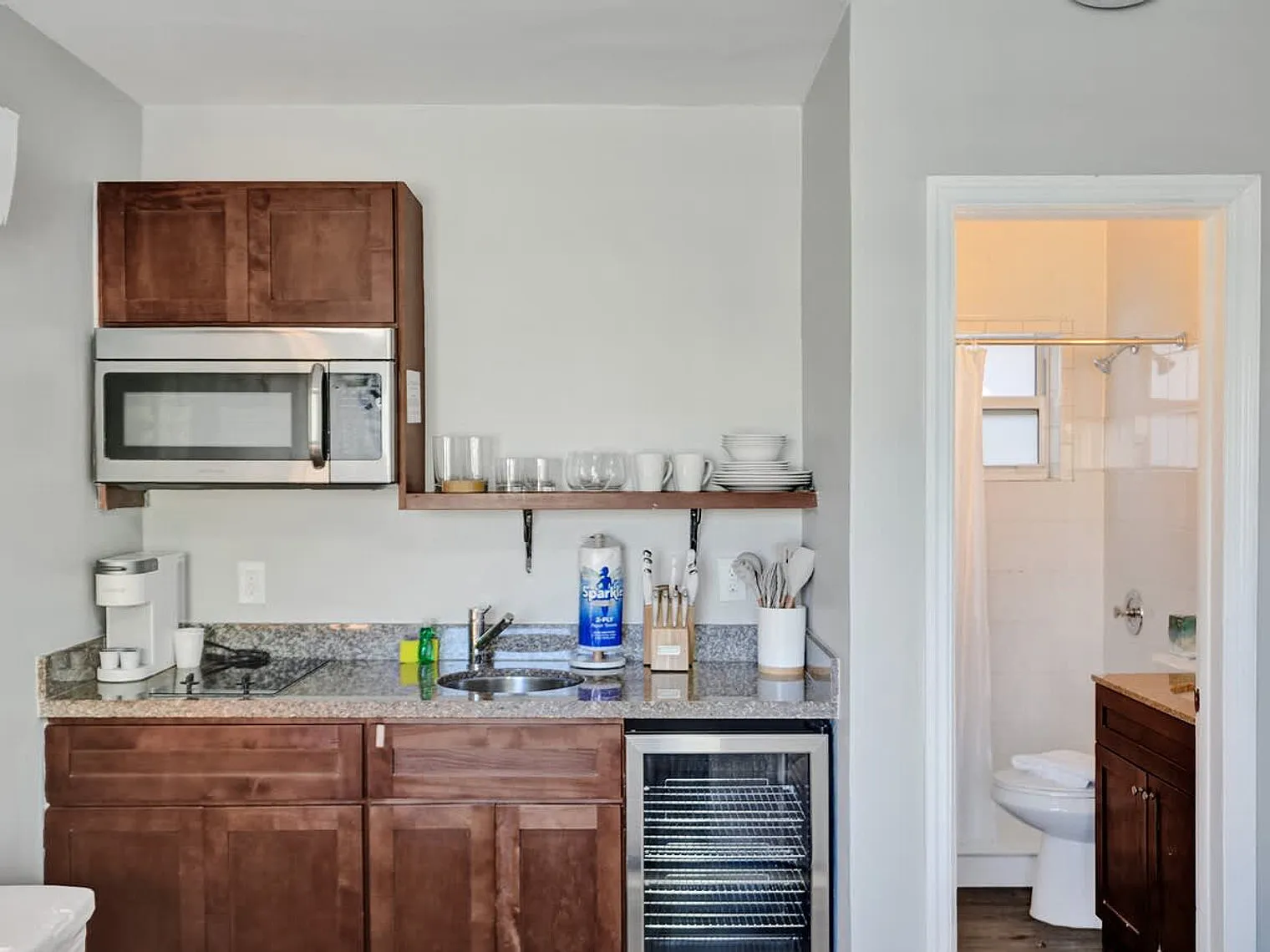 Studio, 1.0 bath, 387 sqft, $2,020 — Photo 2