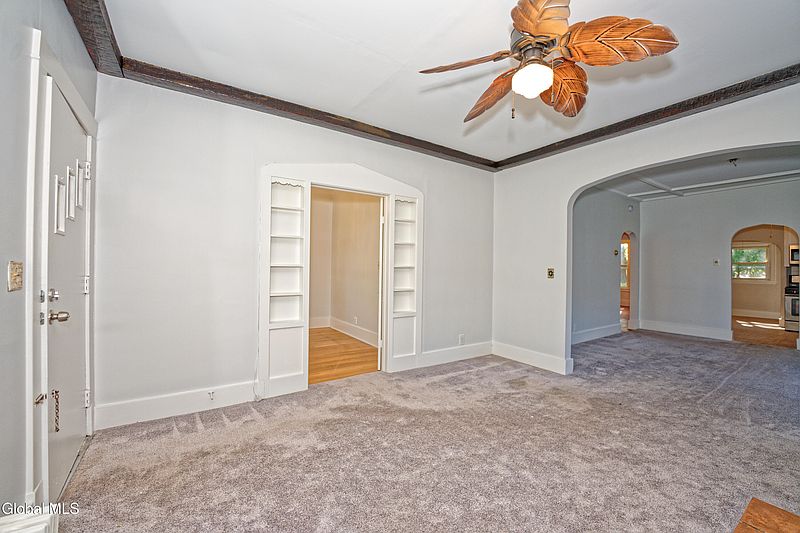 4th image of 131 Homestead Avenue