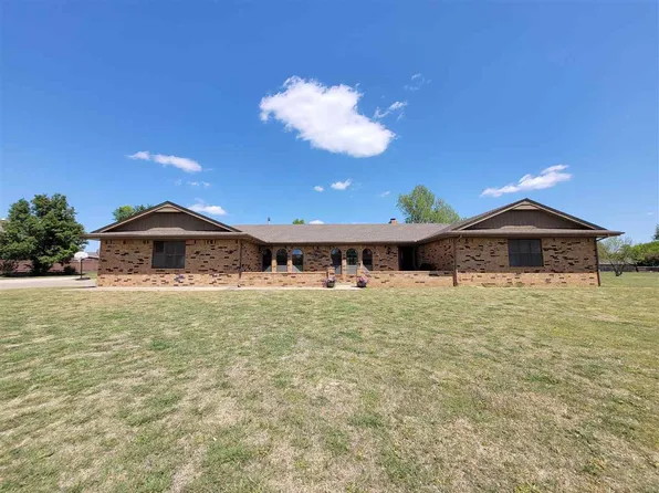 1914 N 7th St, Perry, OK 73077