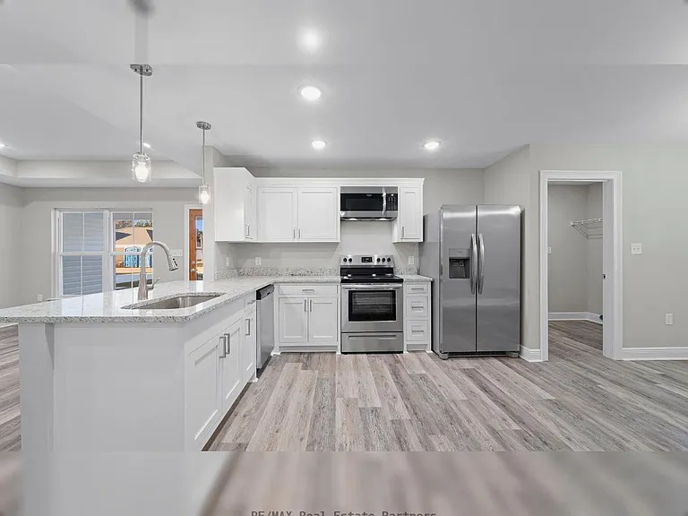 6 Bellamy Ln — Photo 5
