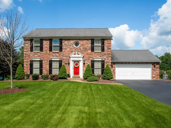 1615 Forest Ridge Dr, Pittsburgh, PA 15237