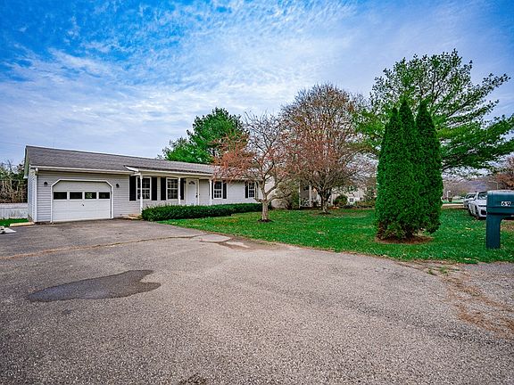3rd image of 69 Stacy Dr