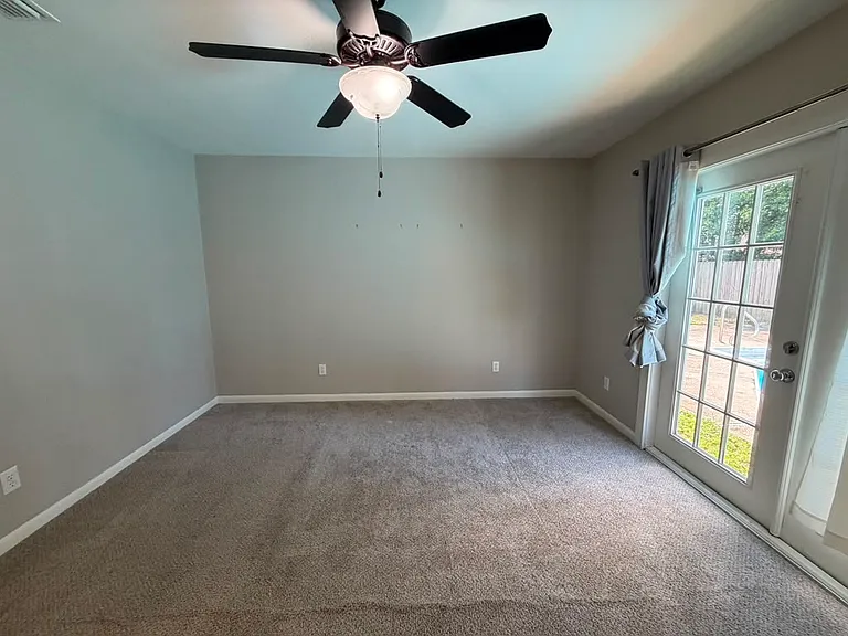 289 Honeysuckle Way — Photo 26