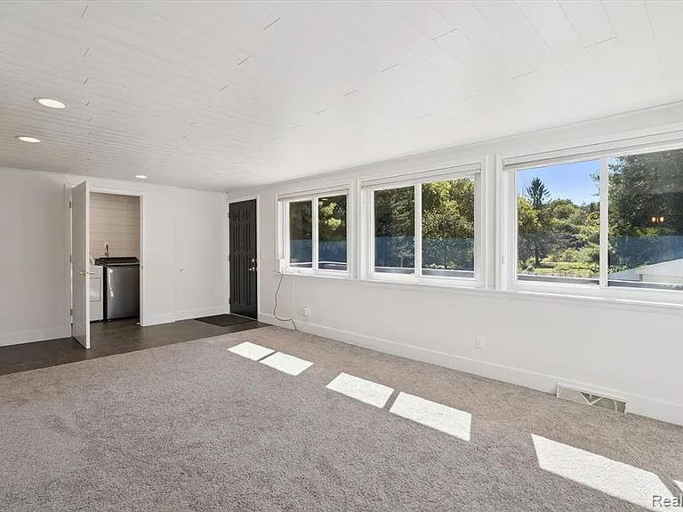 2860 E Coon Lake Rd — Photo 10