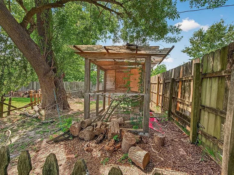 1007 E Baker Rd — Photo 28