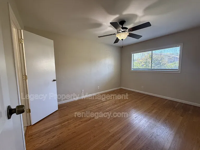 309 Plum St — Photo 11