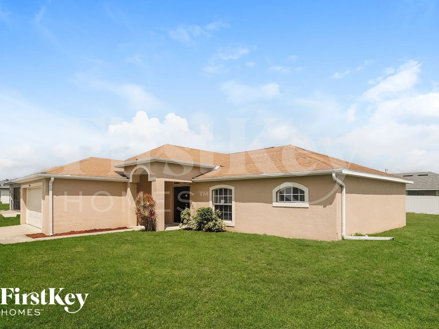 4 bed, 2.0 bath, 1583 sqft, $1,925 — Photo 2