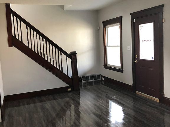 3rd image of 3829 Dawning Ave