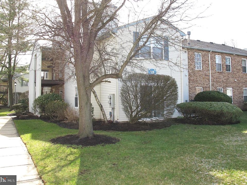 1st image of 91 Center Ln