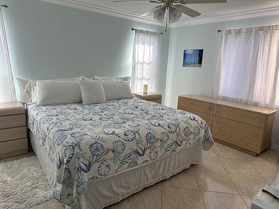 4th image of 1860 NW 13th St APT 201
