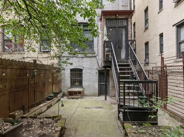 549 West 187th Street image 22 of 31