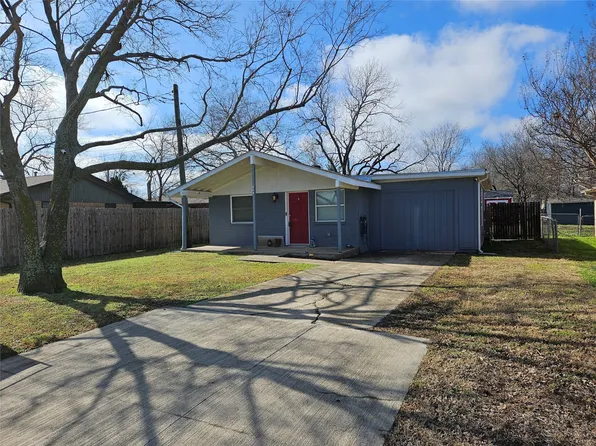 203 S 1st St, Sanger, TX 76266