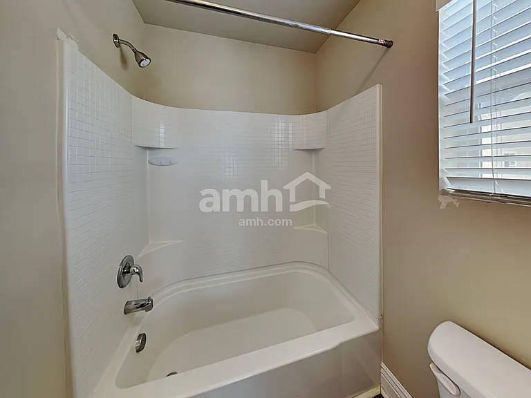 228 W Cedar Grove Ln — Photo 11
