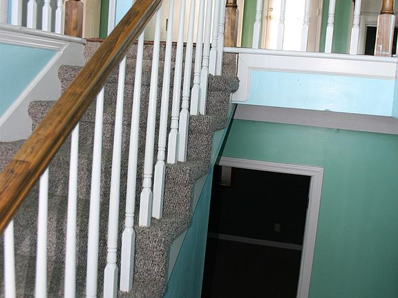 2nd image of 2034 Windmeade Dr