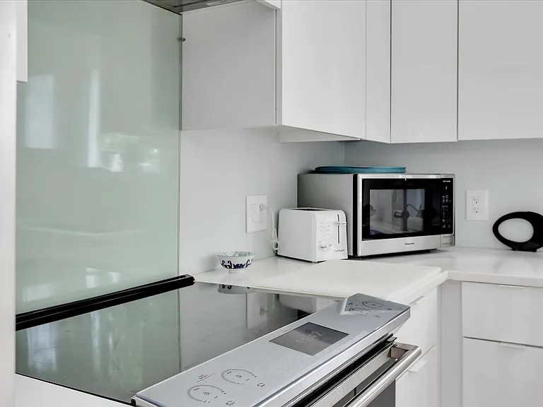 116 Catherine St — Photo 16