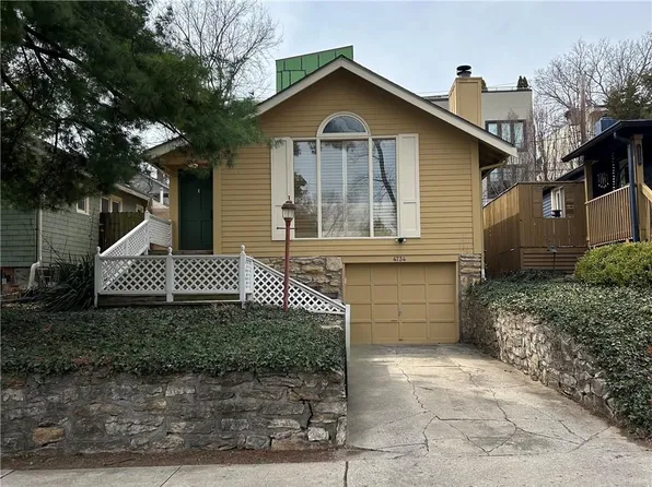 4734 Holly St, Kansas City, MO 64112