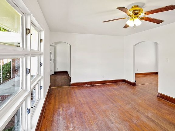 4th image of 1901 Willow St