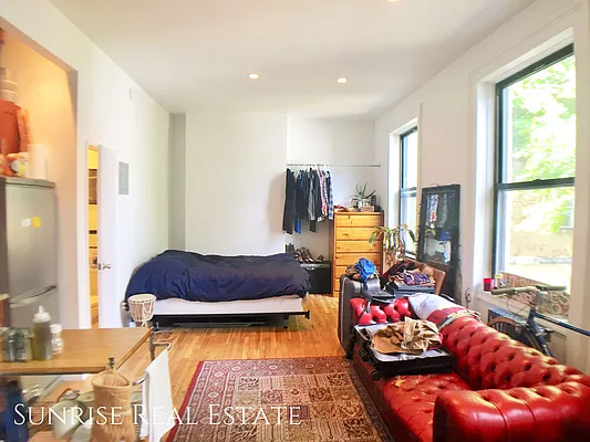 Rented by Sunrise Real Estate | media 3