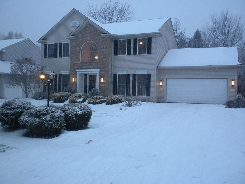 1st image of 10204 Lake Meadows Dr