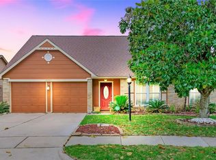 2102 Endicott Ln, Sugar Land, TX 77478