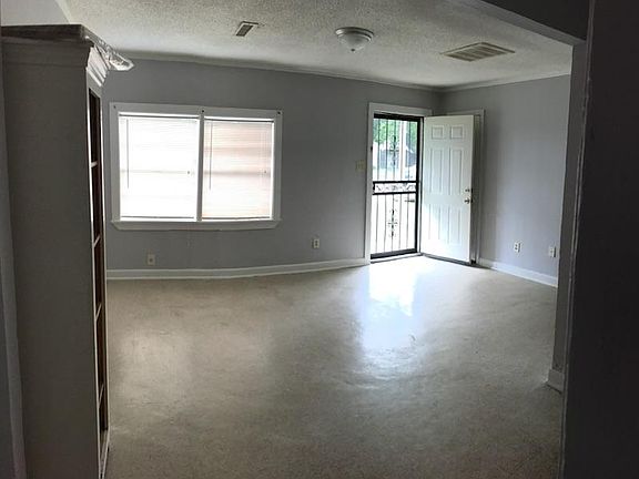 3rd image of 4962 Buford Ave