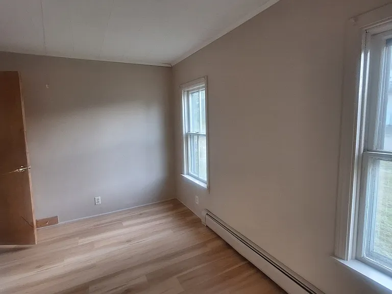 73 Bosworth St — Photo 5