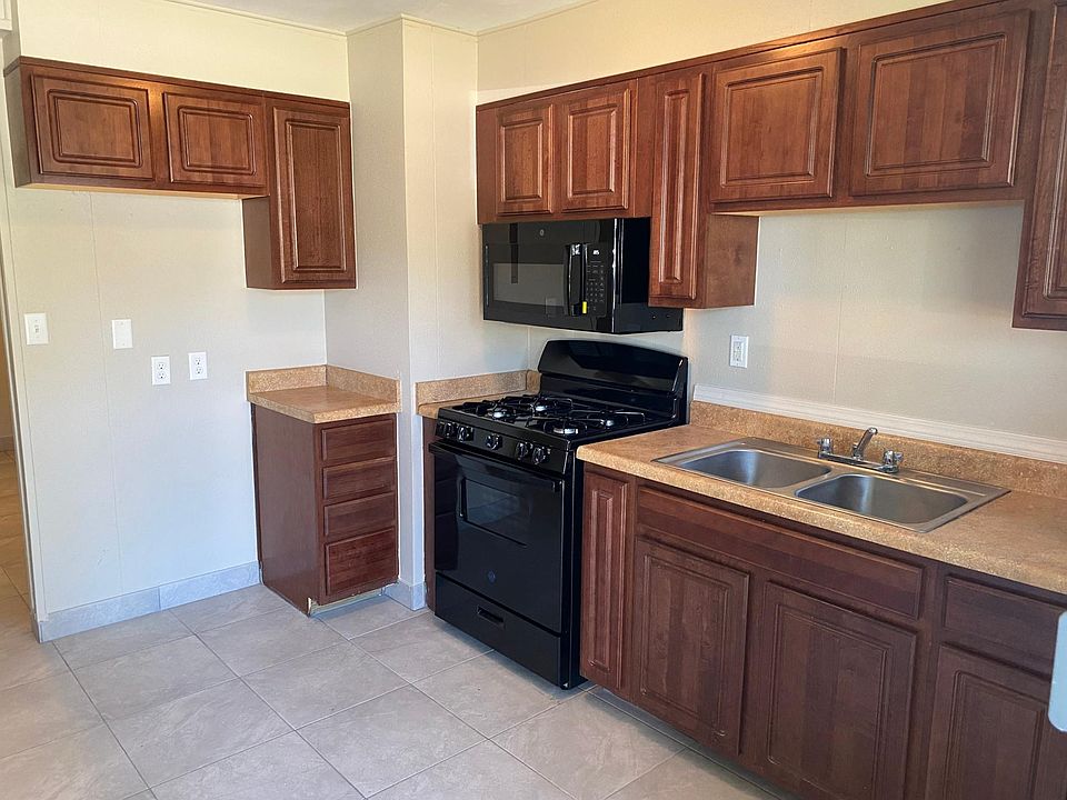 1st image of 2113 13th St #205