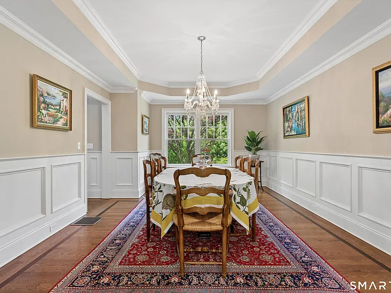 87 Kings Hwy S — Photo 11