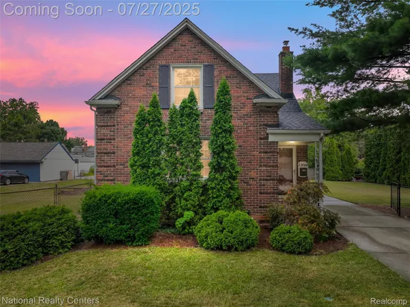 23044 Olmstead St, Dearborn, MI 48124