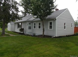 29224 S Wesley Ave, Flat Rock, MI 48134