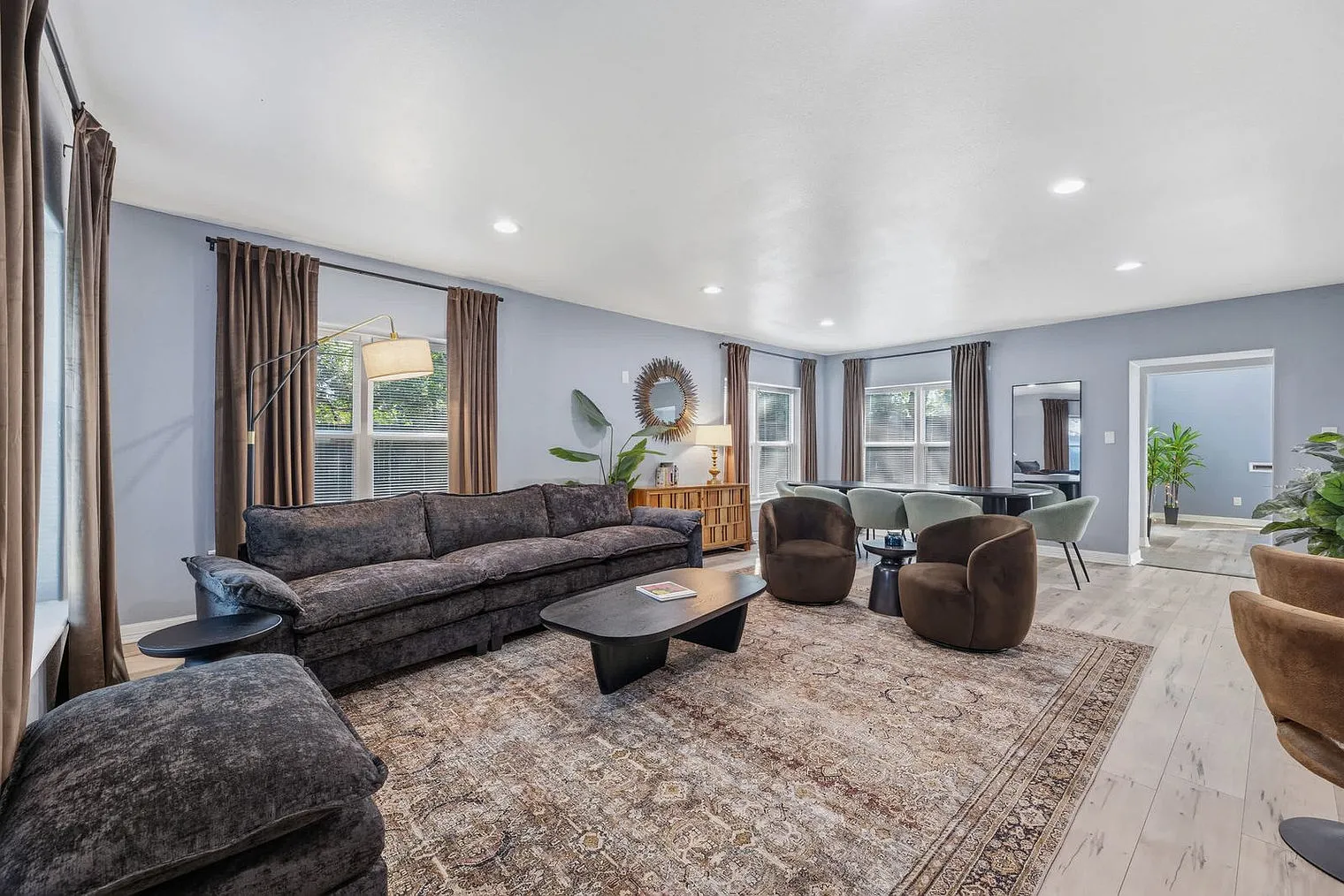 7 bed, 4.0 bath, 4402 sqft, $15,430 — Photo 1
