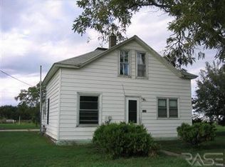 1020 W State St, Centerville, SD 57014