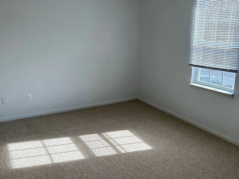 Arlington Apartments — Photo 71