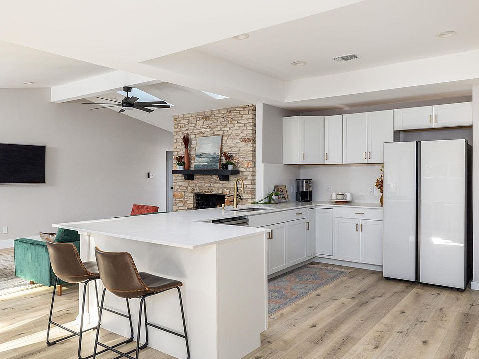 1st image of 2401 Apple Valley Cir