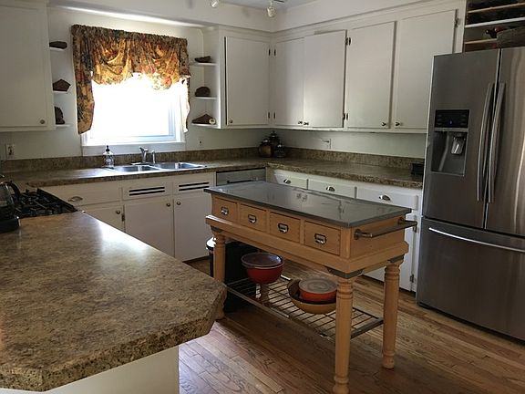 Kitchen
						:
						Large kitchen w/ breakfast nook. All newer appliances (included).