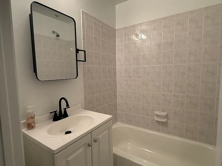 8555 Wyngate Manor Ct — Photo 16