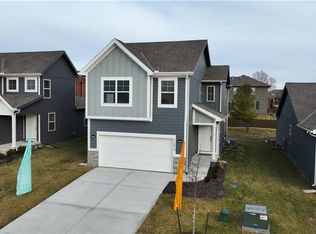 12615 S Burrows St, Lees Summit, MO 64086