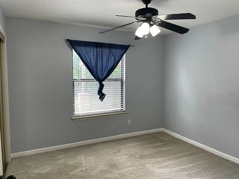 7601 Thompson Pkwy — Photo 12