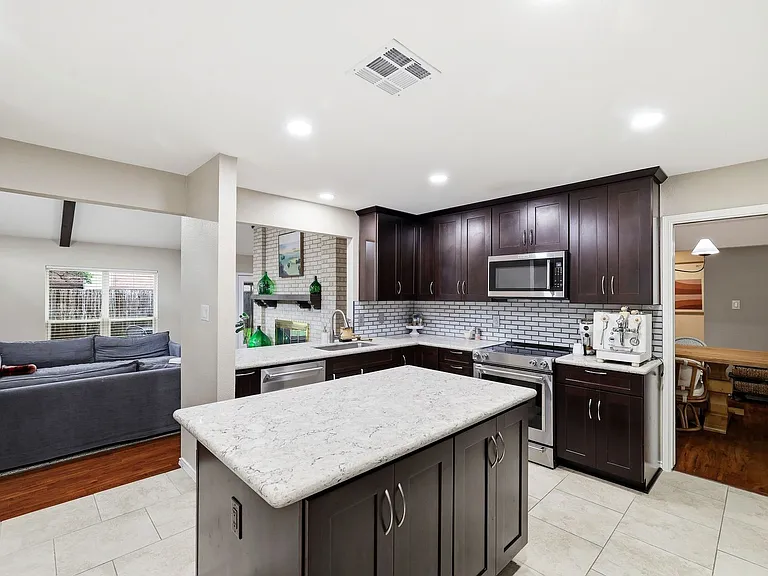 14002 Fairoak Xing — Photo 12